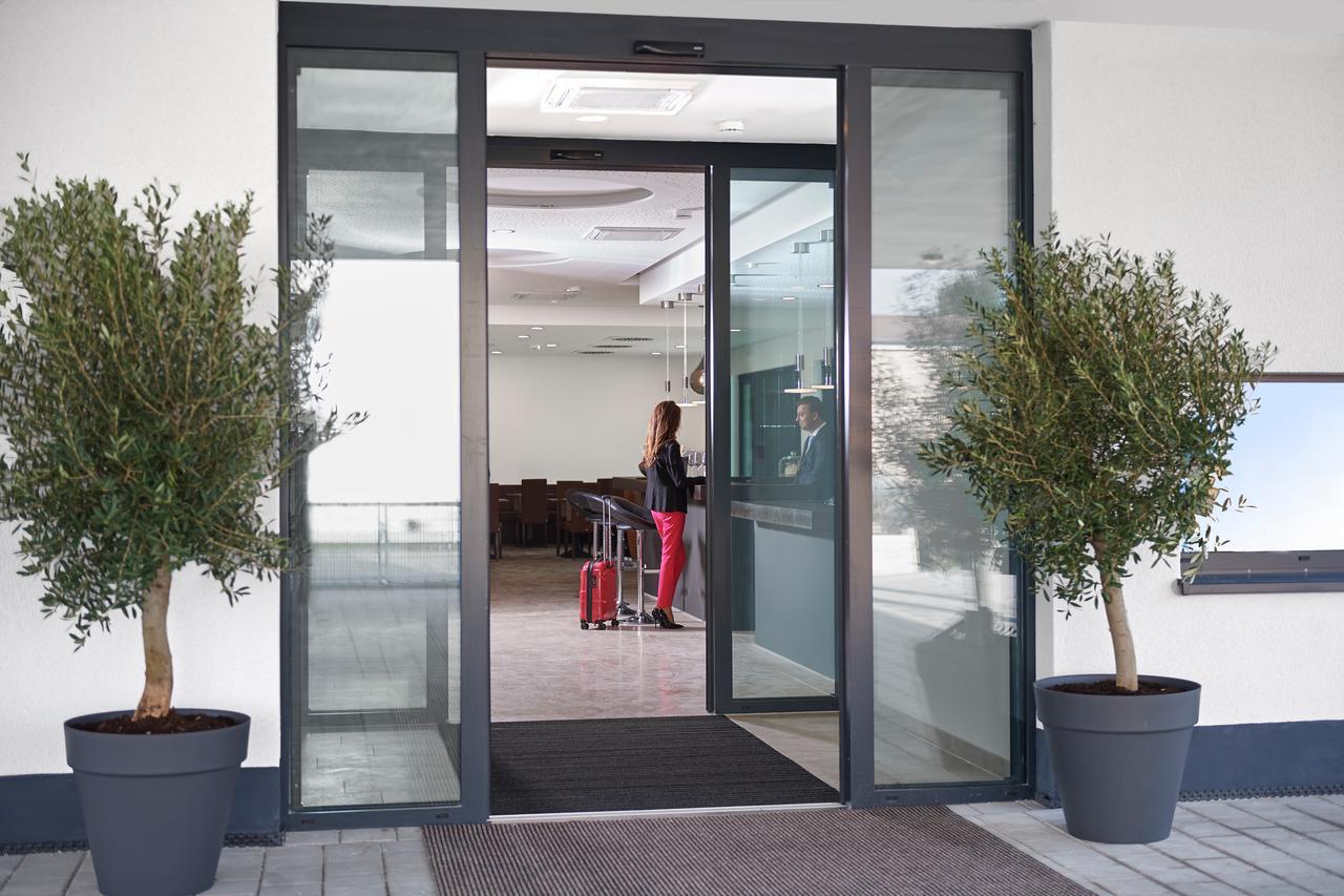 Hotel New In Gaimersheim Exterior photo